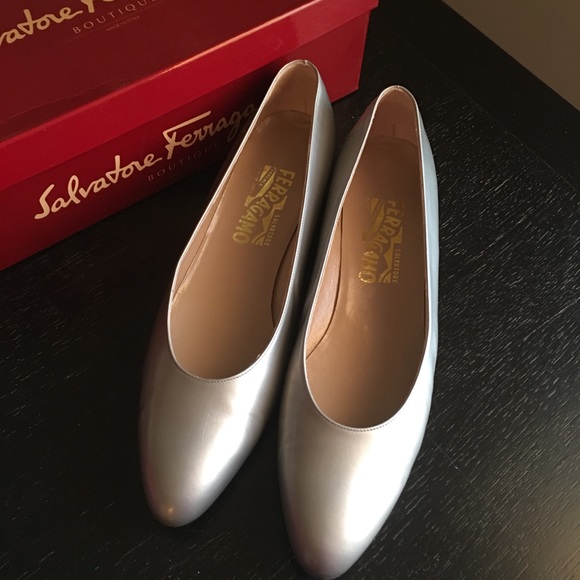 Ferragamo silver shoes - Picture 7 of 8